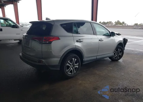 2017 Toyota Rav4 Le z USA, uszkodzony, nr VIN 2T3ZFREV6HW393203